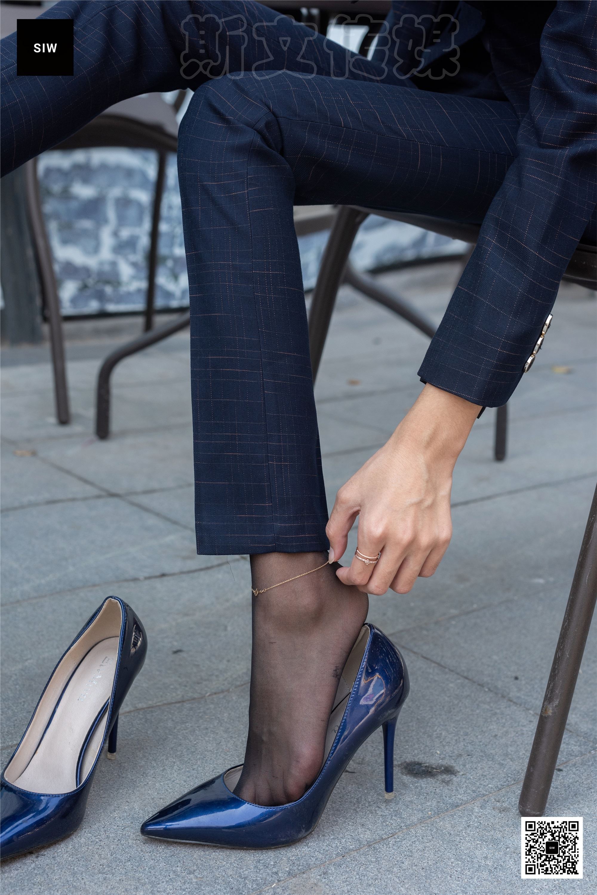 SIW斯文传媒 061 秋冬厚毛呢方格制服优雅修身西装套（蓉儿）